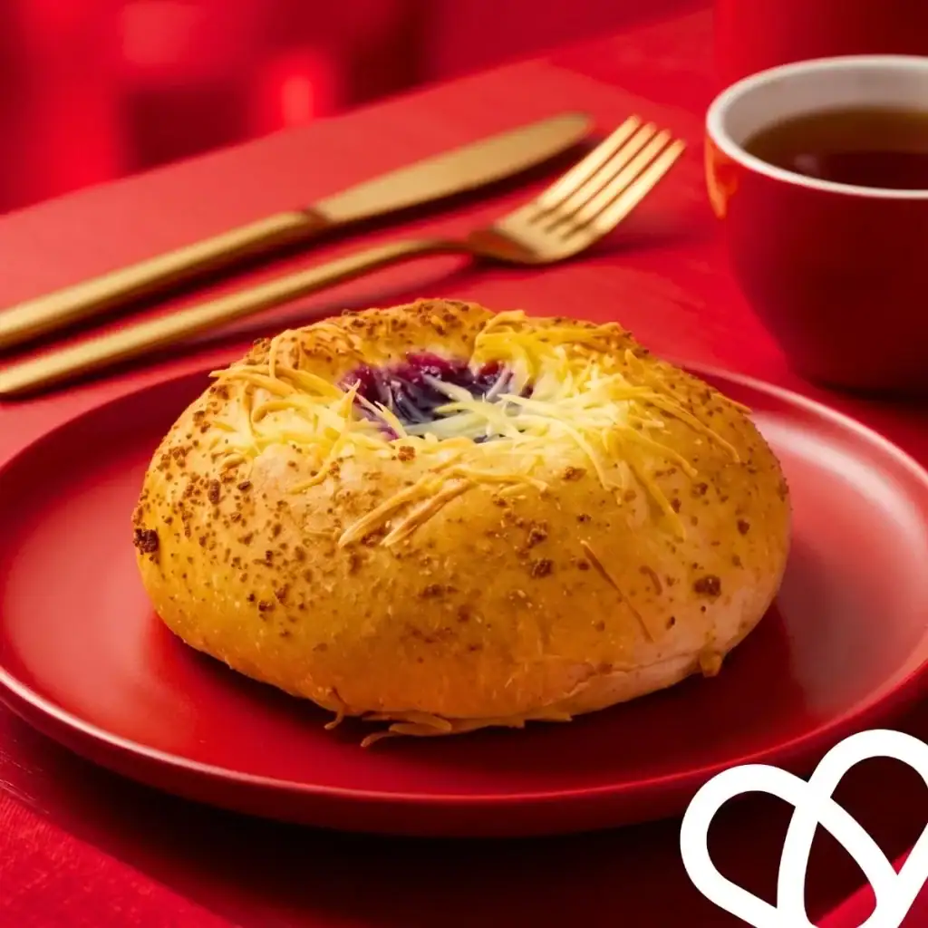 Blueberry Cheese Bun