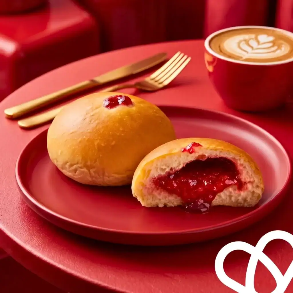 Strawberry Bun