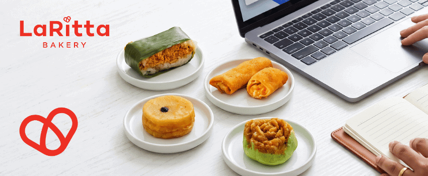 Kue Lumpur Butter, Putu Ayu, Lemper, dan Risoles LaRitta di nampan suguhan